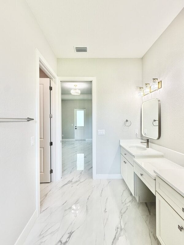 Building Photo - 20 Coxswain Dr