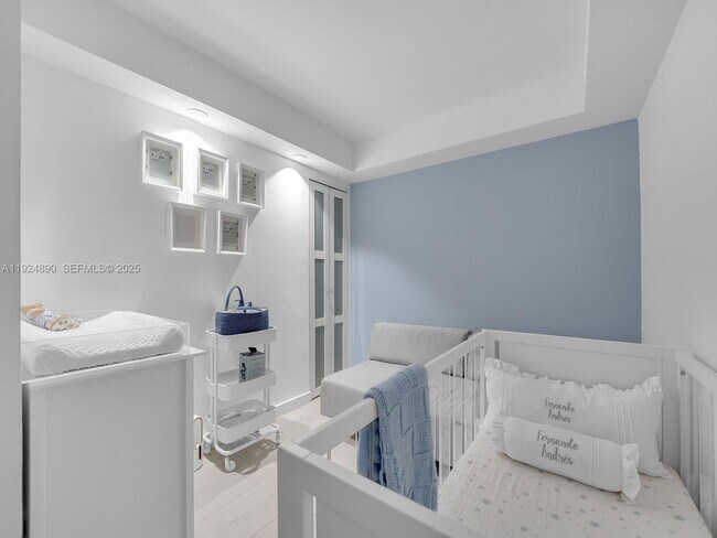 Building Photo - 151 SE 15th Rd