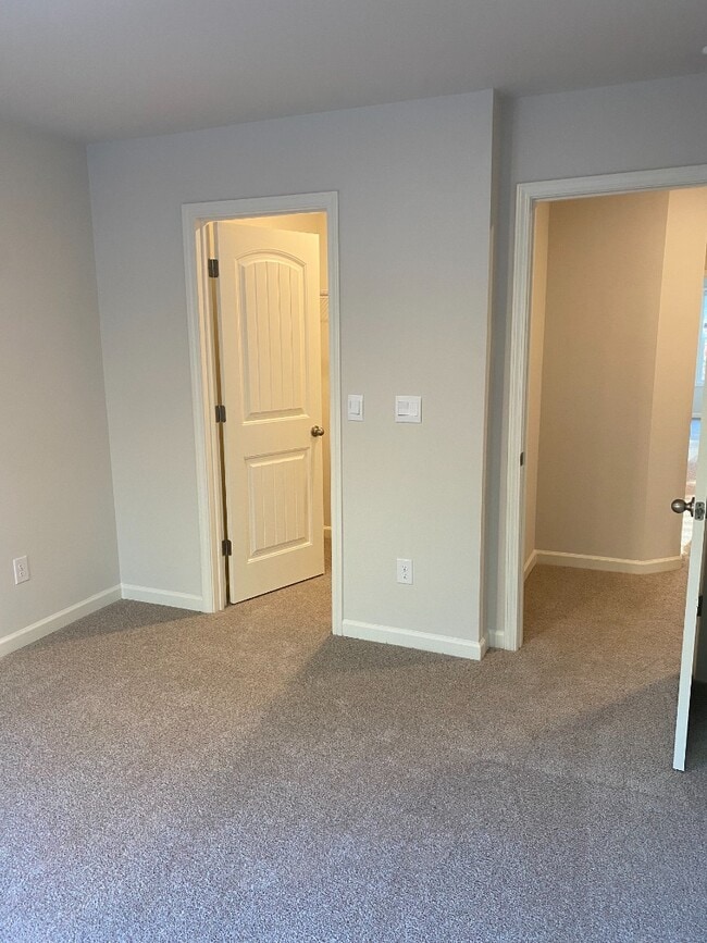 Building Photo - Modern 3-Story Townhome Near Woodstock High & Middle School