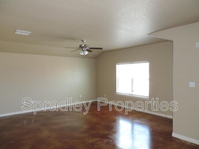 Building Photo - 915 Laila Ln