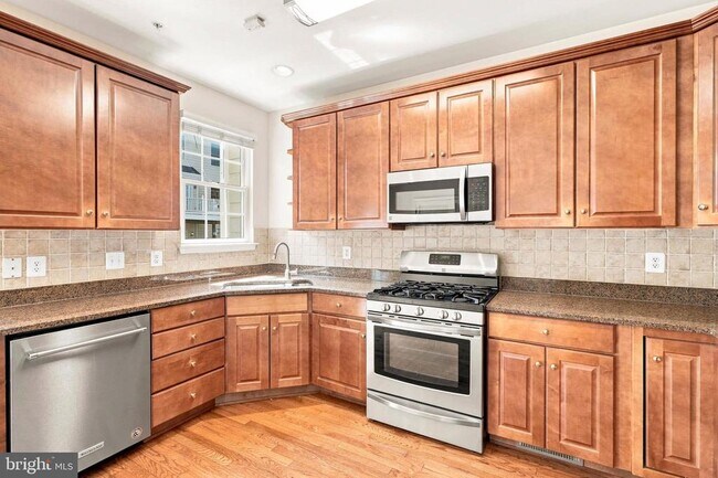 Building Photo - 107 Hearth Ct
