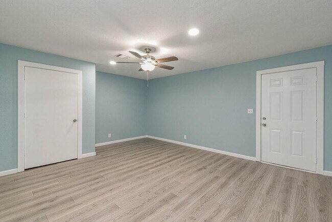 Building Photo - 3735 Woodpeckers Grove