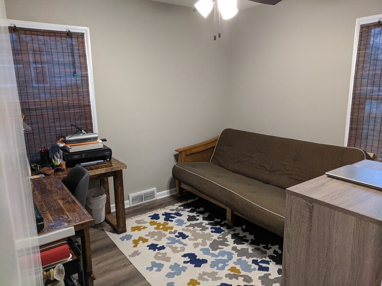 Building Photo - 1601 Northwest Dr