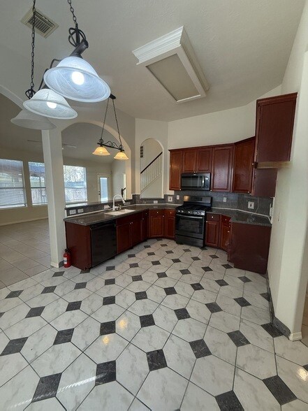 Building Photo - 5250 Sherilynn Dr