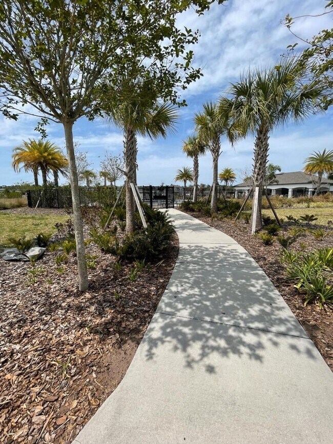 Building Photo - 5273 Sanders Oak Trl