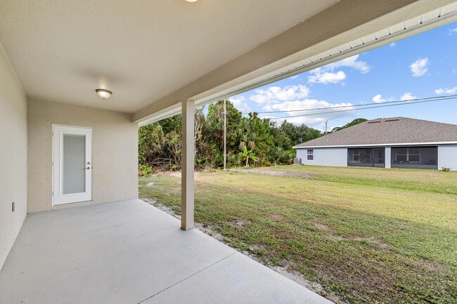 Building Photo - 531 Topeka Rd SW