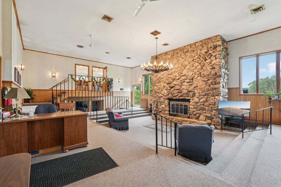 Building Photo - W170N11495 Armada Dr