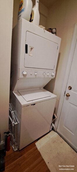 Unit 2 - 143 Hillside St