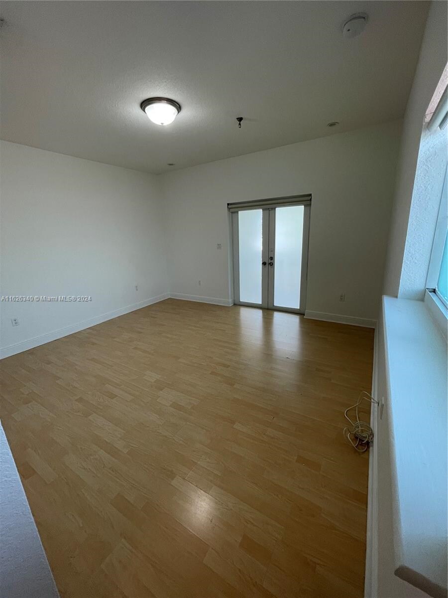 Building Photo - 3350 SW 25th St
