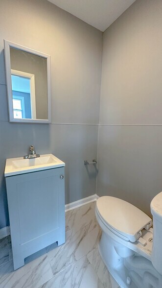 Building Photo - 338 Broad St