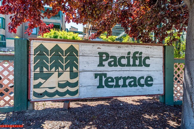 Building Photo - Pacific Terrace | Spacious Condo | Washer/Dryer In Unit