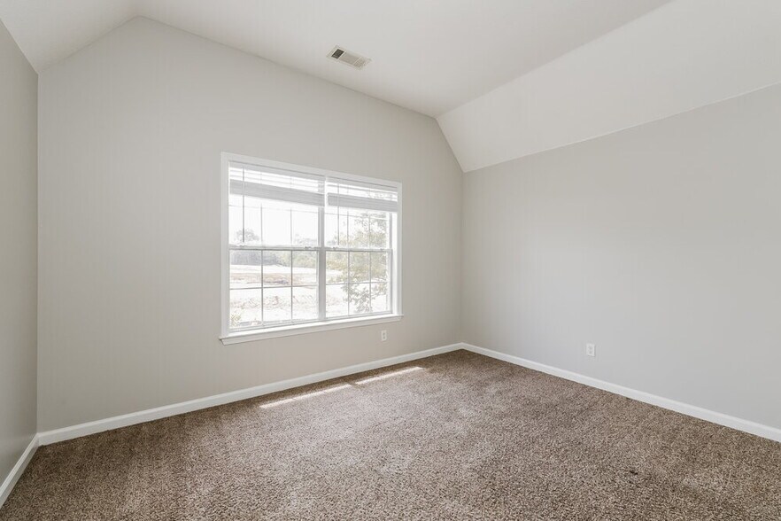Building Photo - 10076 Sutton Ridge Ln