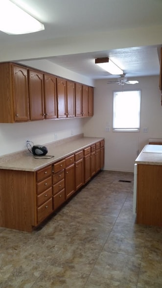 Building Photo - 4801 SW 28th St