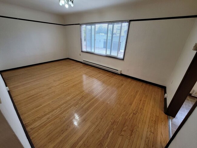 Primary Photo - Preston Apartments