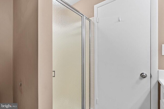 Building Photo - 6 Mullingar Ct