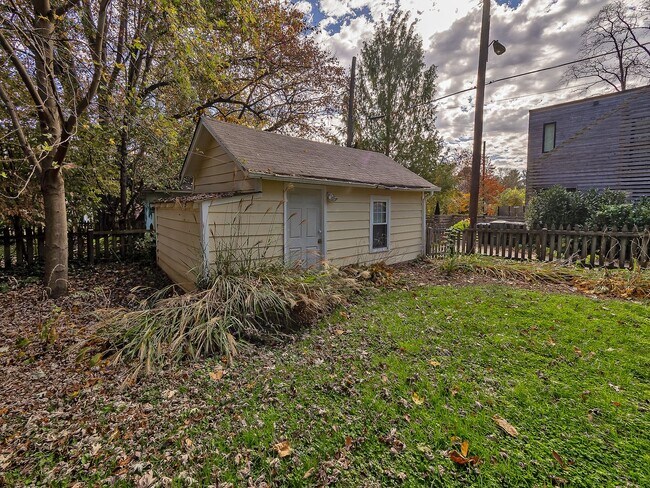 Building Photo - Charming, Renovated Bungalow in NW DC Tenley Area