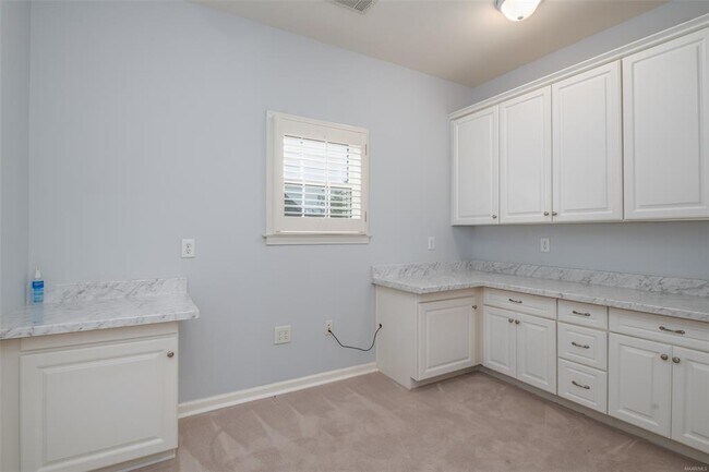 Building Photo - 2230 Wyndgate Dr