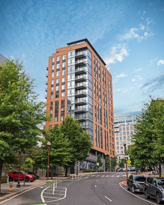 Building Photo - 2000 Clarendon Blvd