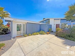 Building Photo - Spacious 3BR Home + 1BR ADU with Private Courtyard in University City!