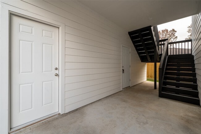 Building Photo - 7220 S Hall St