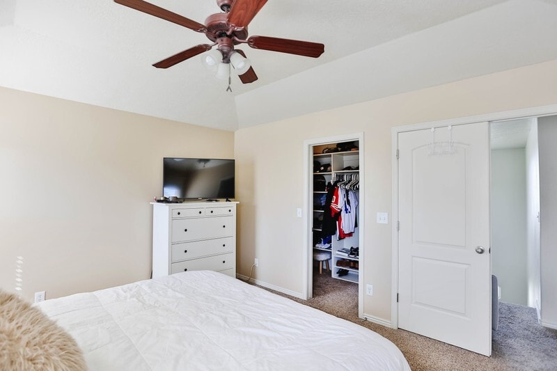 Building Photo - 2533 Cimmaron Dr