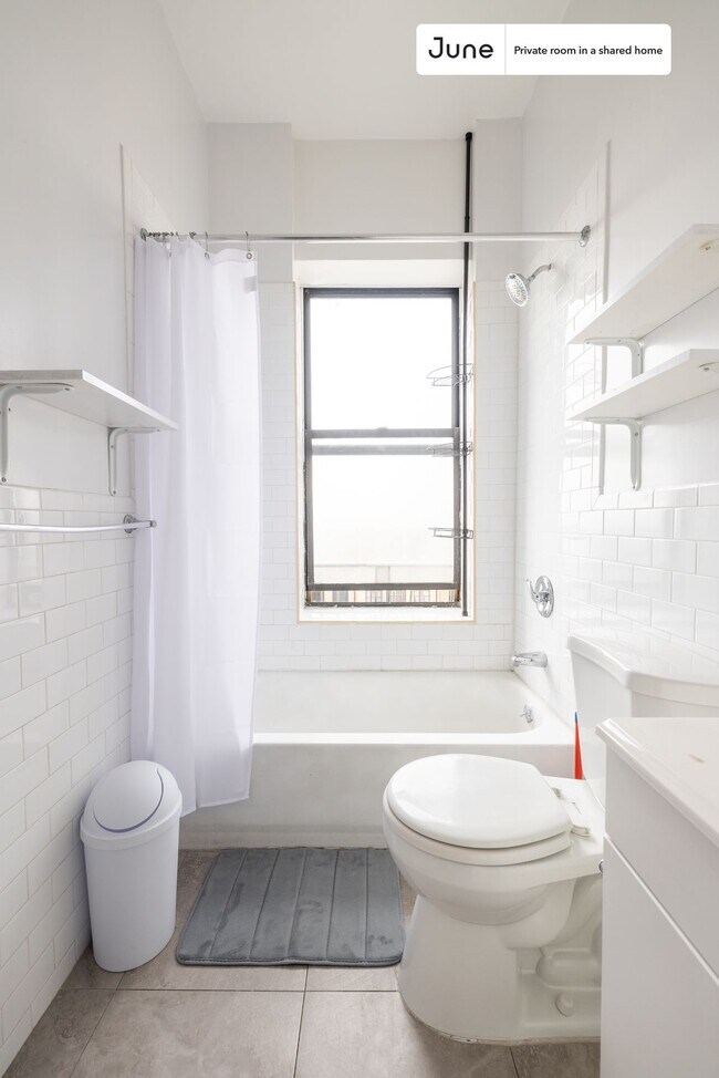 Building Photo - Room in Shared 2 bed/1 bath home in Crown Heights