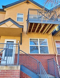 Building Photo - Spacious 2 Bed 2 Bath Townhome across from...