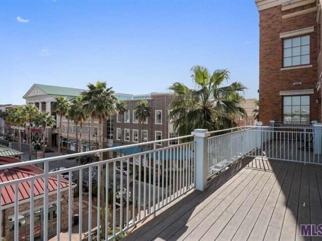 Building Photo - 7707 Bluebonnet Blvd