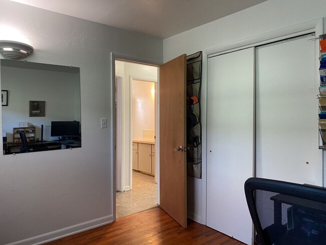 Building Photo - 1724-1726 Morningside Dr