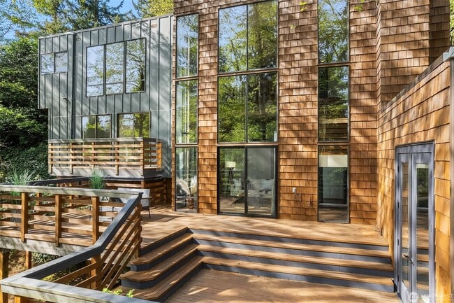 Building Photo - 3bd/2.25ba Edmonds House