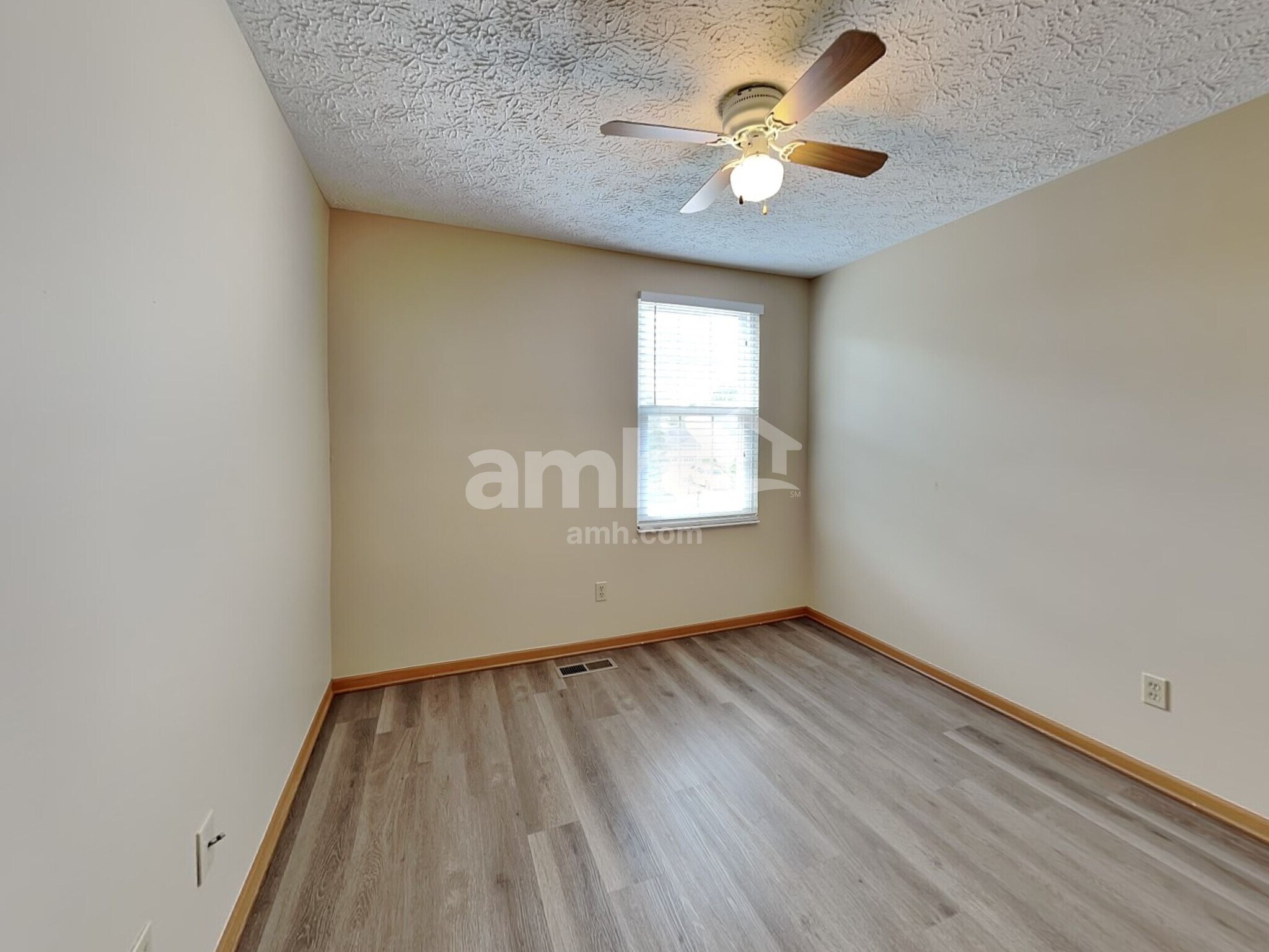 Building Photo - 5896 Oreily Dr