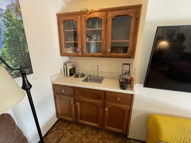 Building Photo - 43126 E Sugar Pine Dr