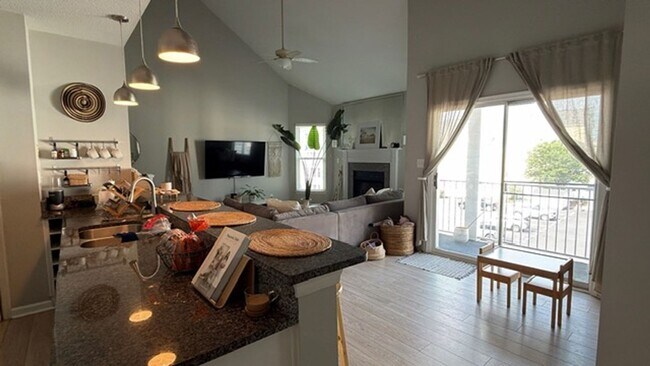 Building Photo - 2308 Beach Haven Dr