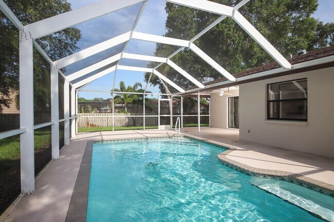 Building Photo - Englewood Annual Pool Home for Rent