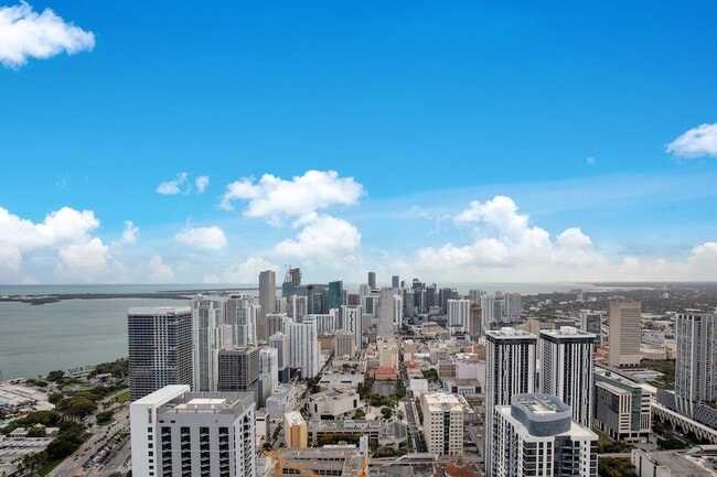 Building Photo - 851 NE 1st Ave