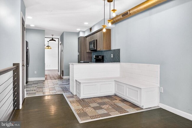 Building Photo - 2579 Memphis St