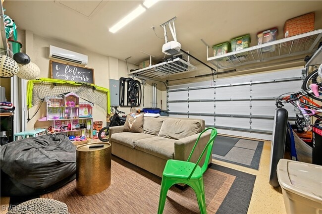 Building Photo - 13085 Cardeto Ct