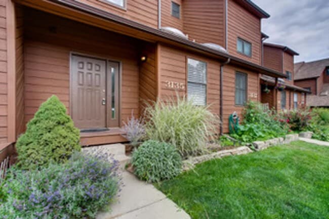 Building Photo - Beautiful 3 Bedroom Townhome in North Boulder