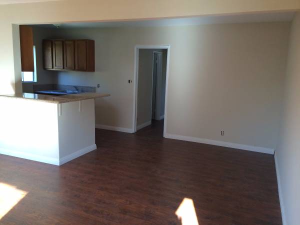 Building Photo - 1001 S Tamarack Dr
