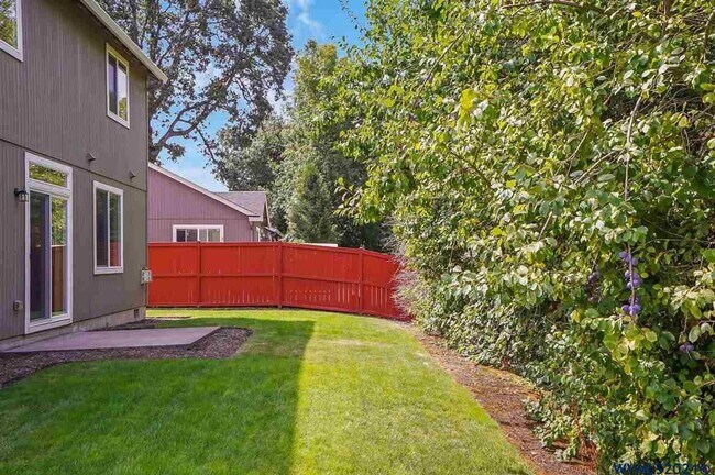 Building Photo - 848 NE Millstream Pl