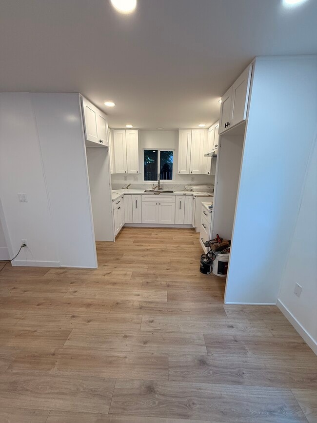 Building Photo - 8620 Beach St