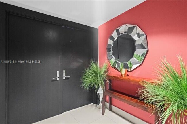 Building Photo - 900 Biscayne Blvd