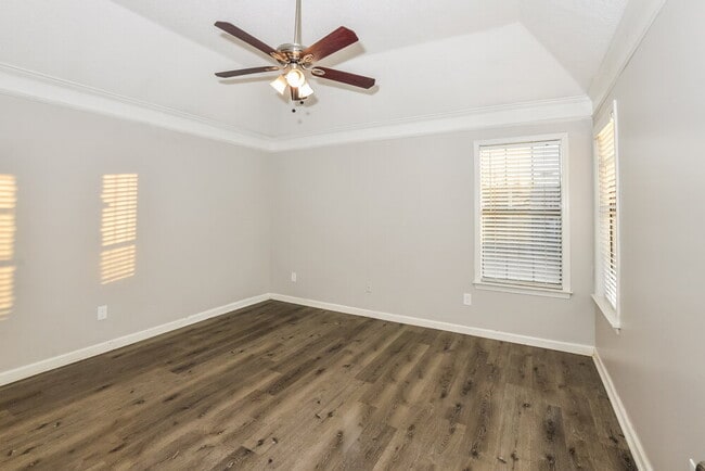 Building Photo - 6589 Silver Oak Cove