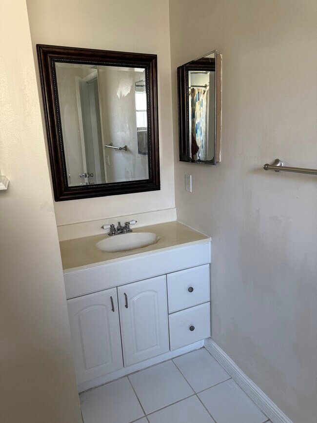 Building Photo - 10859 Wilderness Ct