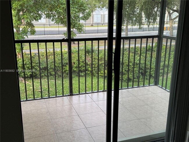 Building Photo - 9716 Hammocks Blvd