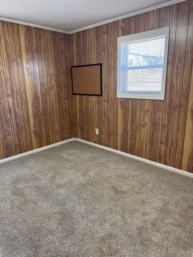 Building Photo - Spacious 4-Bedroom Rural Home on Private Acreage