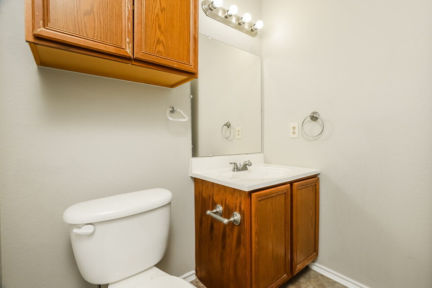 Building Photo - 4934 Orchid Star