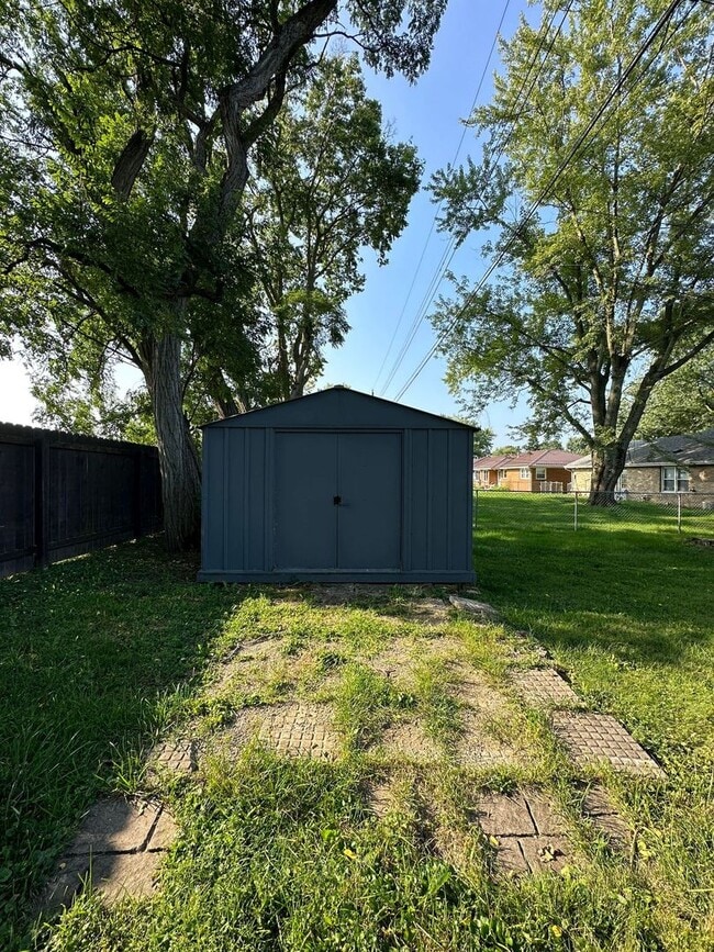 Building Photo - Nice! Duplex in Chesterfield!