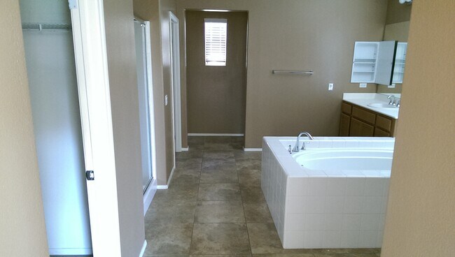 Building Photo - 10337 Sparkling Dr