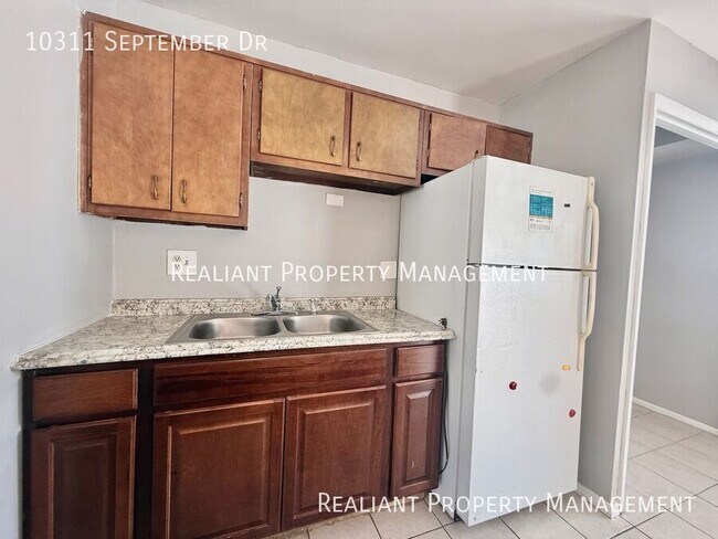 Building Photo - 10311 September Dr